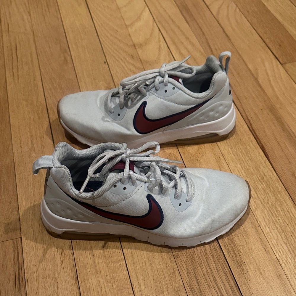 WMNS AIR MAX MOTION LW SE NIKE
